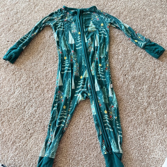 Little sleepies Christmas set 6-12 months - Picture 2 of 10